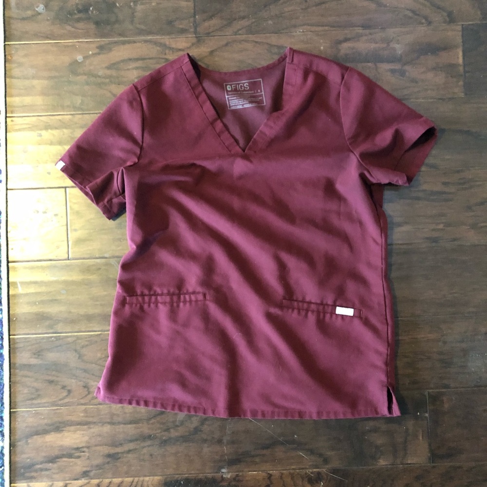 Figs 3 pocket burgundy top Small